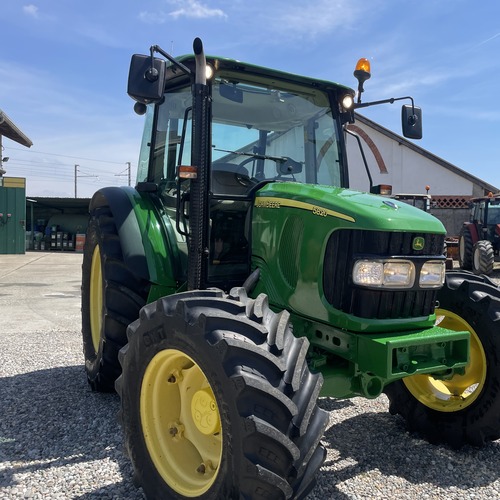 JOHN DEERE 5820