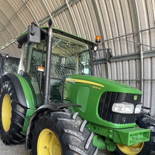 JOHN DEERE 5100 M
